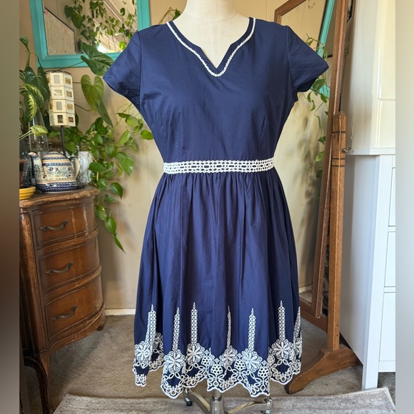 DE Collection Swing Dress Womens Large Maxi Navy Blue White EmBroidered - Picture 1 of 10